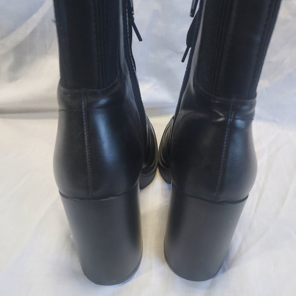 David Aaron Boots‎ Women's Size 7.5 - Picture 3 of 5